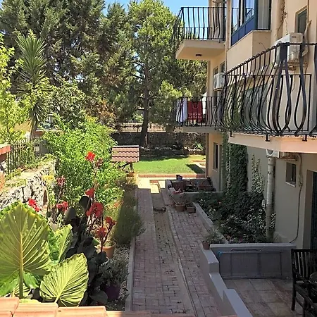 Poppy Apart/hotel * فتحية